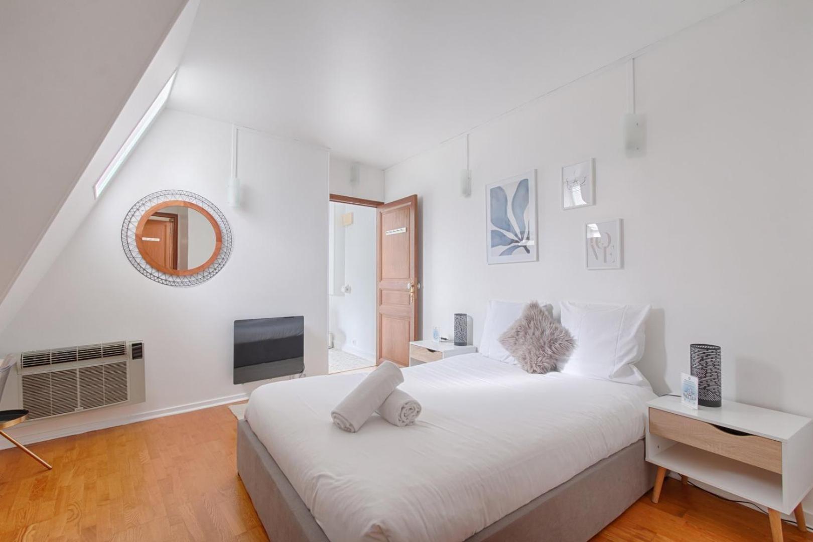 Appartement Near To Saint Lazare - 6P Paris Exteriör bild